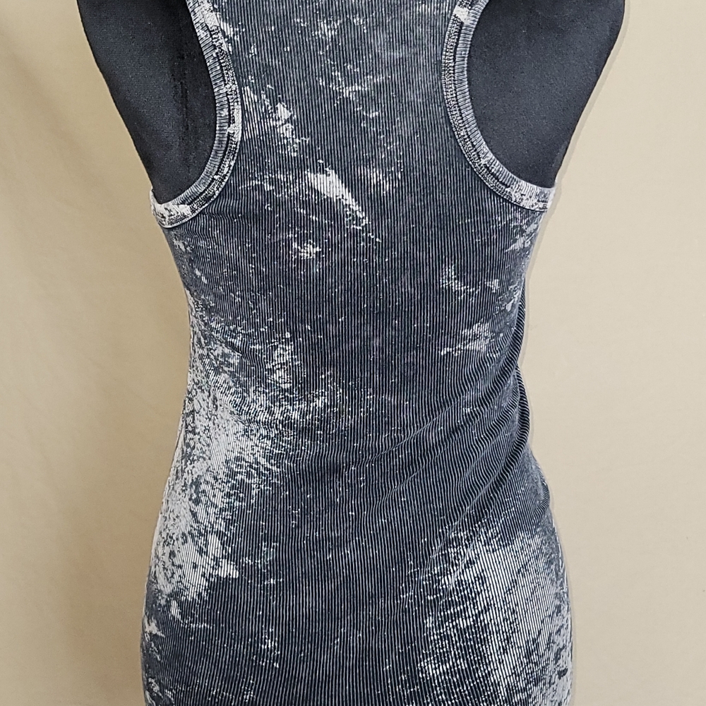 Sleeveless Butterfly Print Top - Picture 4 of 5